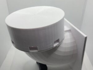 Self closing clothes dryer air vent